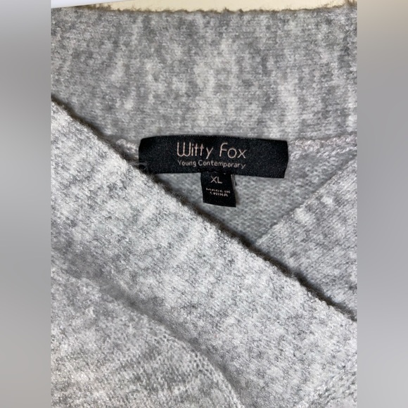 Witty Fox Gray Sweater - Picture 3 of 4